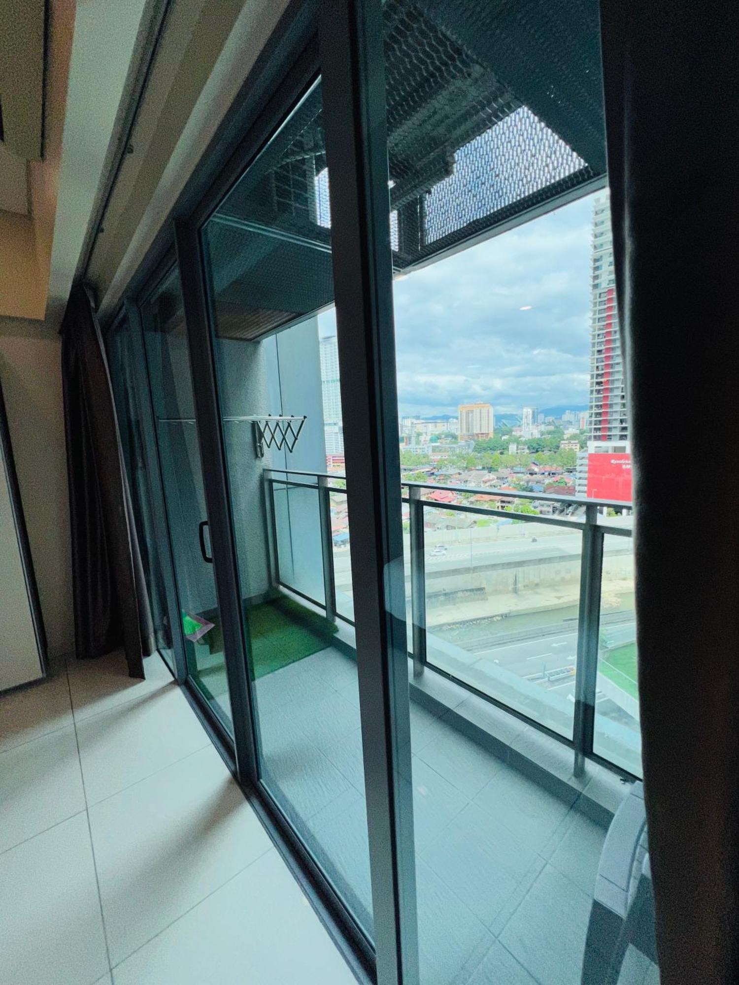 Summer Suites Klcc By Classy Kuala Lumpur Exterior foto