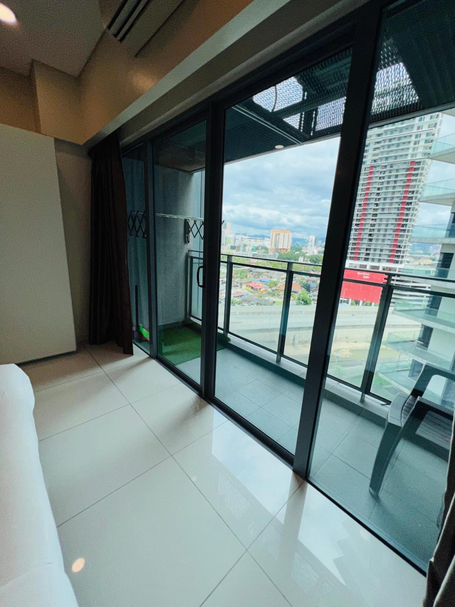 Summer Suites Klcc By Classy Kuala Lumpur Exterior foto